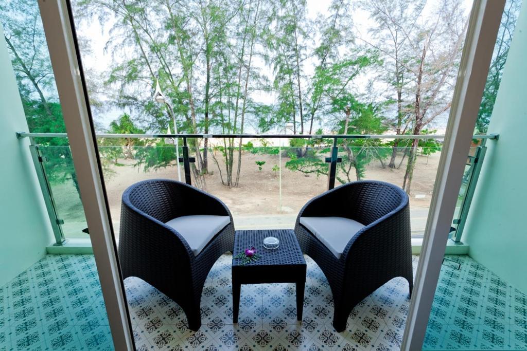 Anda Beachside Hotel Karon Ngoại thất bức ảnh